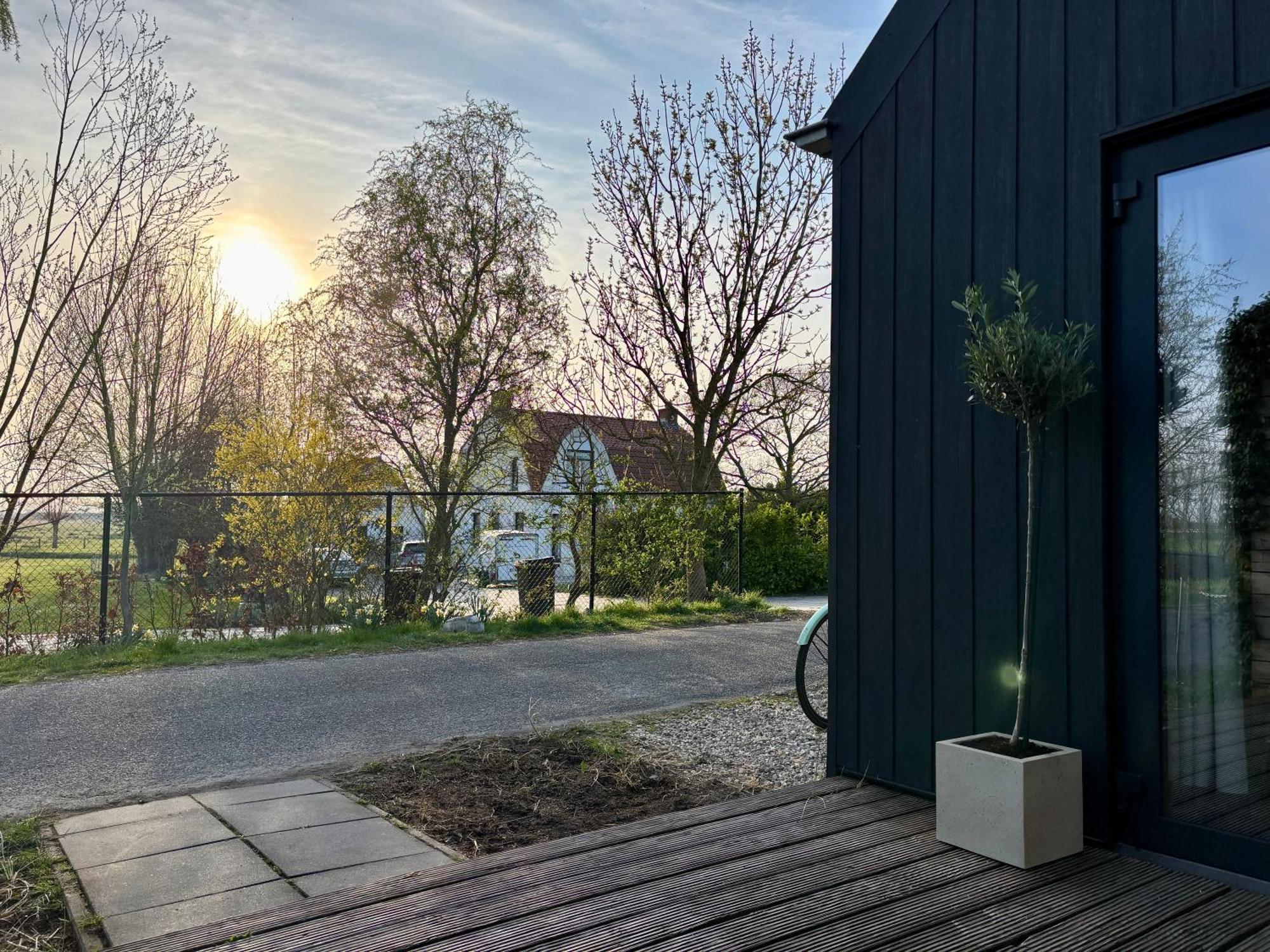 Romantisch Huisje Met Houtkachel & Airco Op 2,5Km Van Zee Groede Bagian luar foto